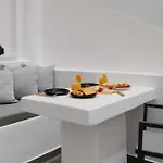Commercio Santorini *