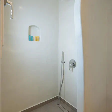 Commercio Santorini Emporio (Santorini)