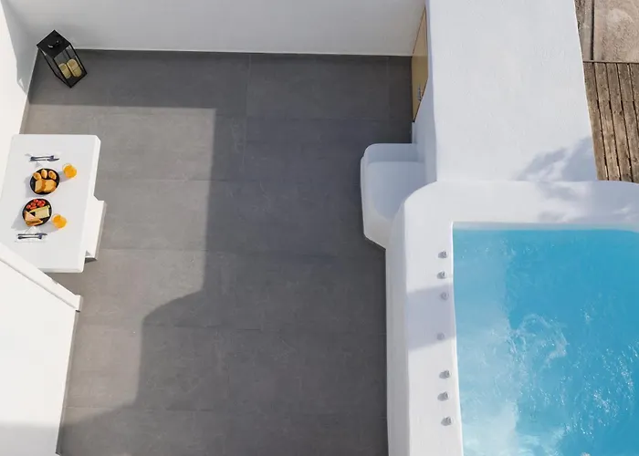 Commercio Santorini * Εμπορειό