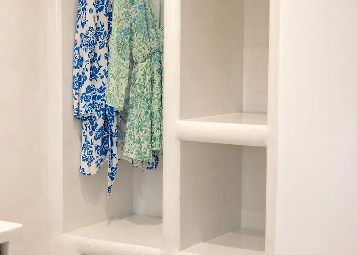 Commercio Santorini Emporio (Santorini)